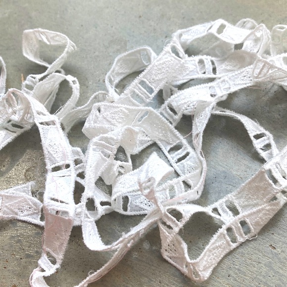 7 ft of of mid century 1960s white Swiss European cotton trim. Eyelet insert - Picture 1 of 6